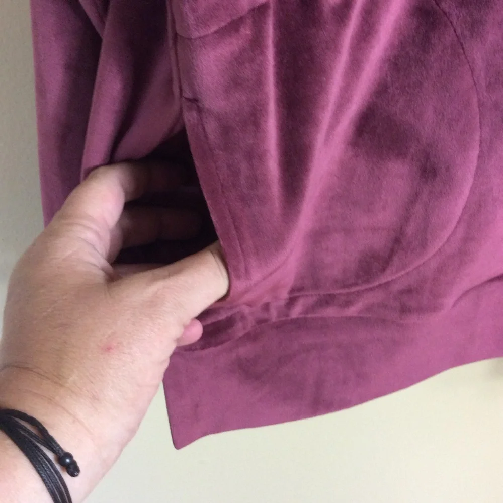 Quacker Factory cropped velour outfit.  Maroon - Picture 3 of 10